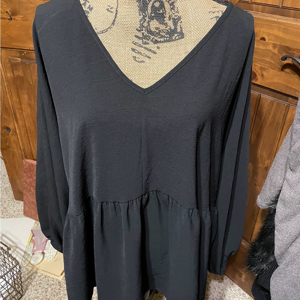 Boutique top size extra large black, baby doll style